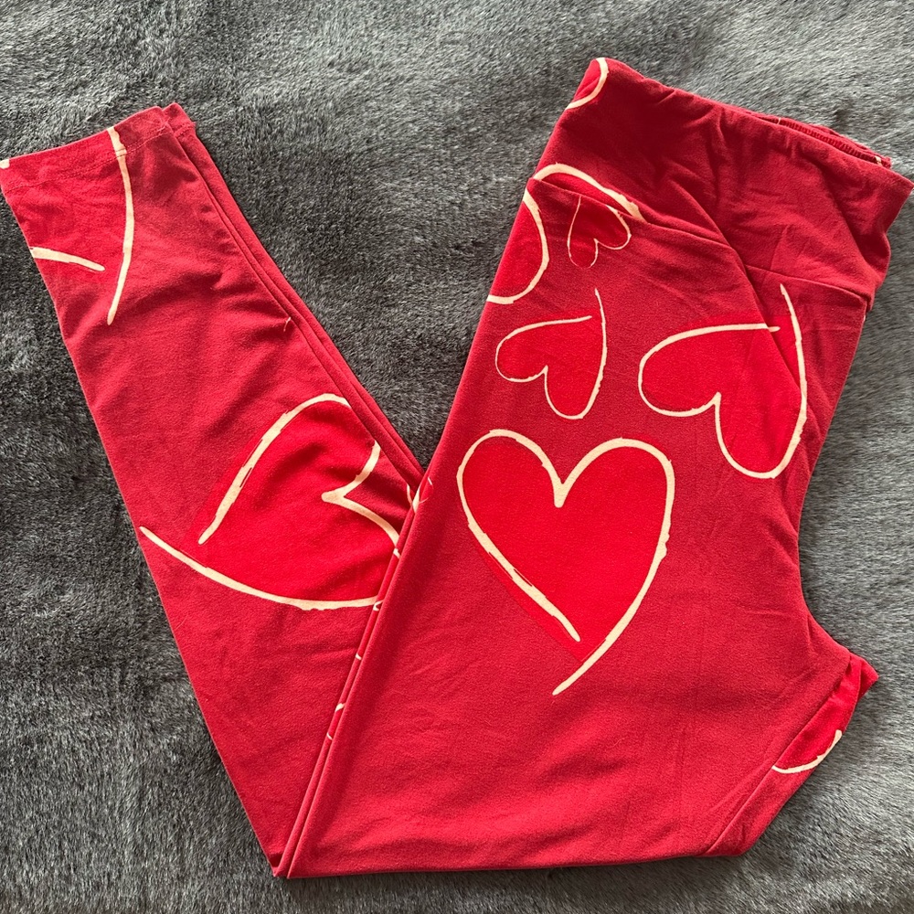 🔴 FINAL MARK ⬇️ -Buttery soft dark red heart leggings. Perfect for Valentine’s